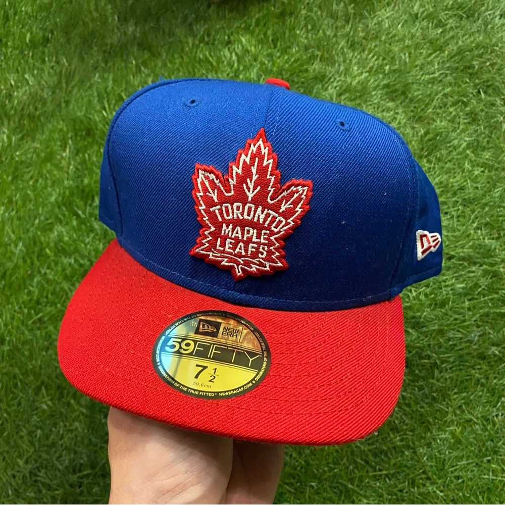 Vintage Y2K Toronto maple leafs New Era fitted cap - NHL hockey size 7-1/2
